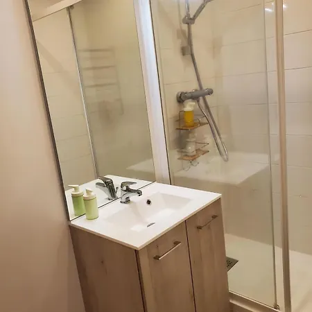 Le Moderne Chic - *
